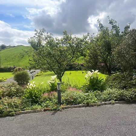 Semesterbostad Ash Moytirra